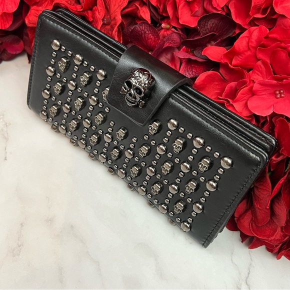 Gothic Skull Studded Black Leather Clutch Wallet BiFold - Picture 3 of 16